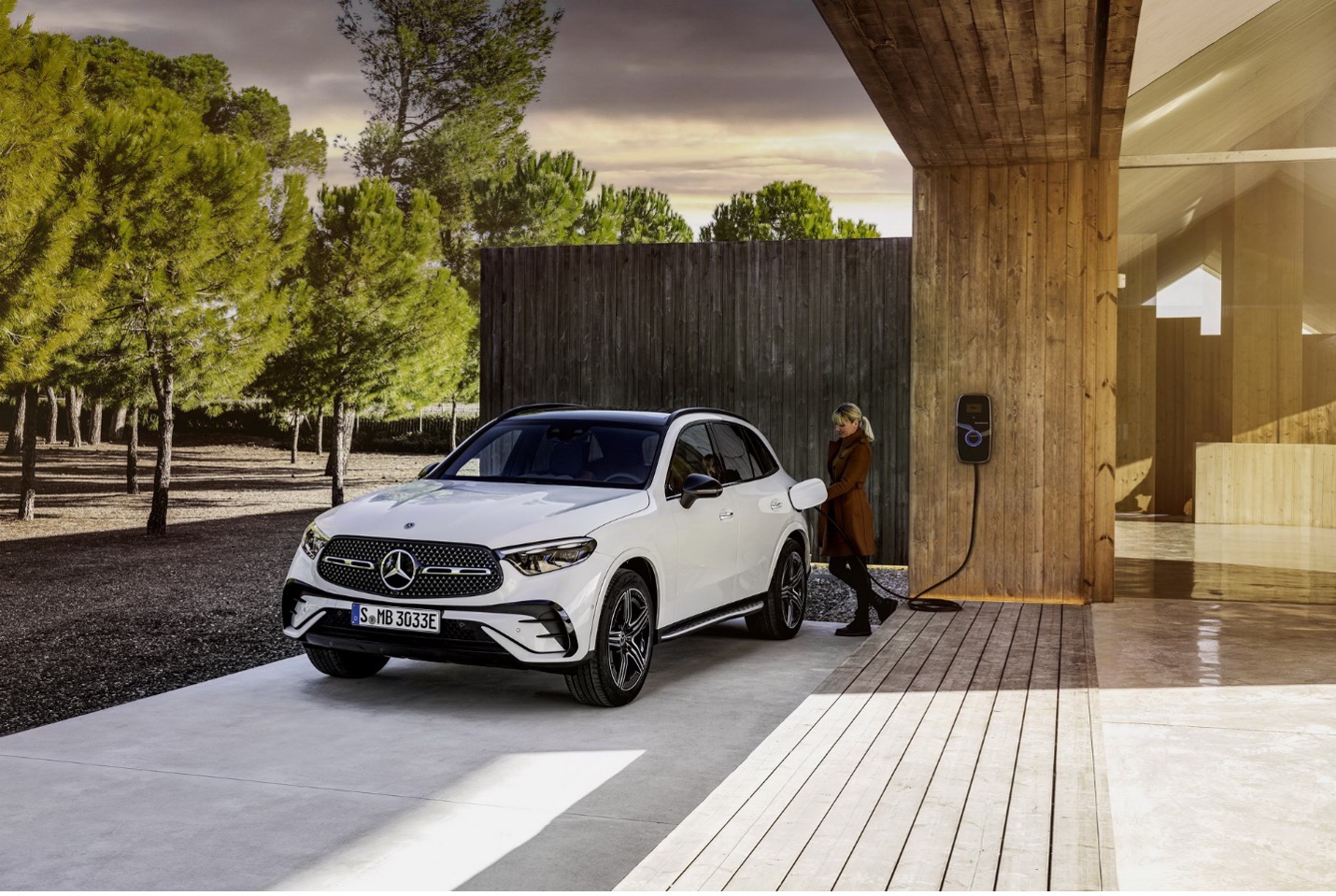 Mercedes-Benz GLC 2023 ngoại thất